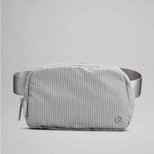 Lululemon everywhere belt bag